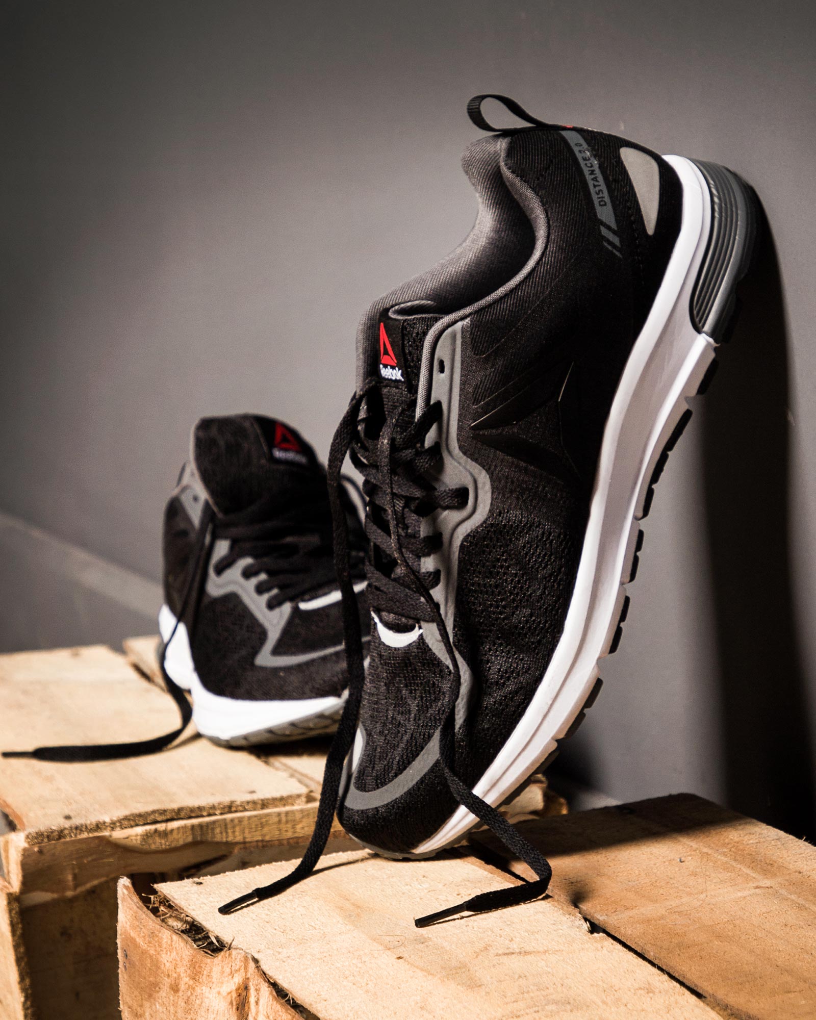 کفش مردانه اسپرت لوگو ریباک - مشکی - محیطی