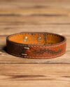 دستبند مردانه چرم - قهوه ای - رو به رو