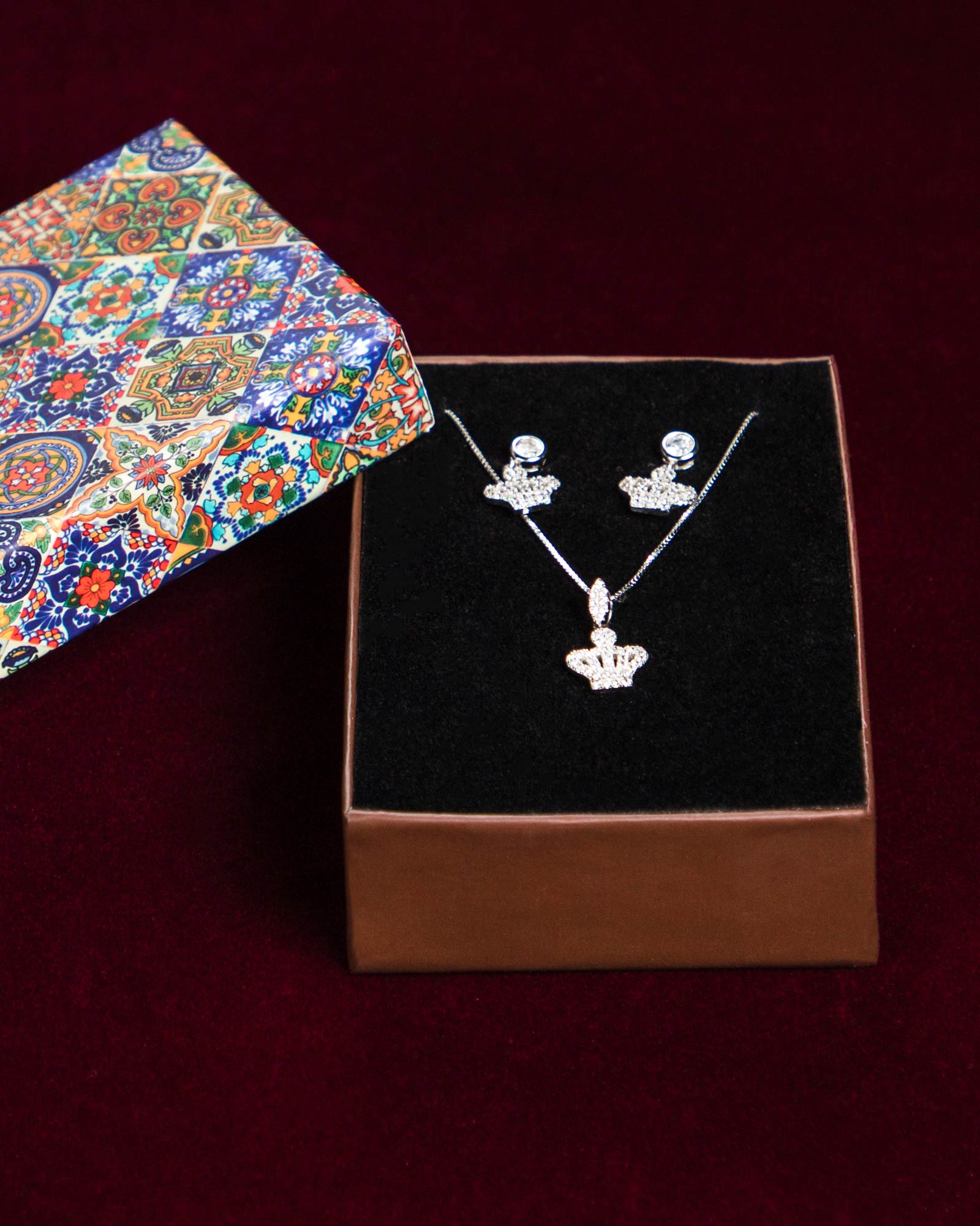 نیم ست زنانه طرح تاج نقره - نقره ای - بسته باز