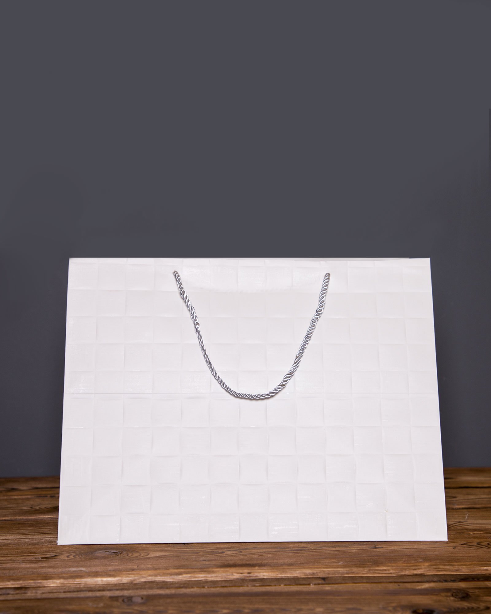 پاکت هدیه دسته دار بزرگ - سفید - رو به رو