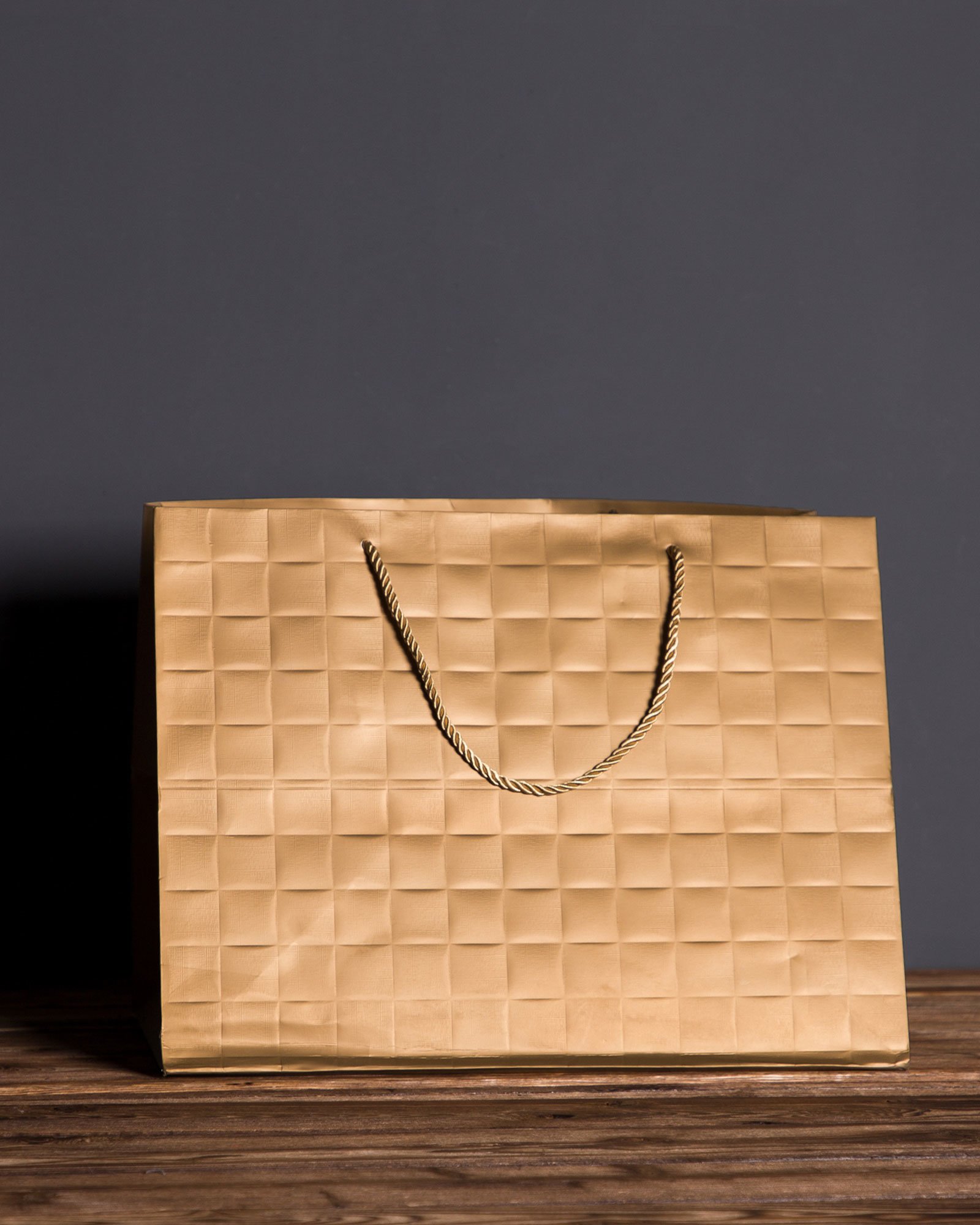 پاکت هدیه دسته دار بزرگ - کرمی - رو به رو