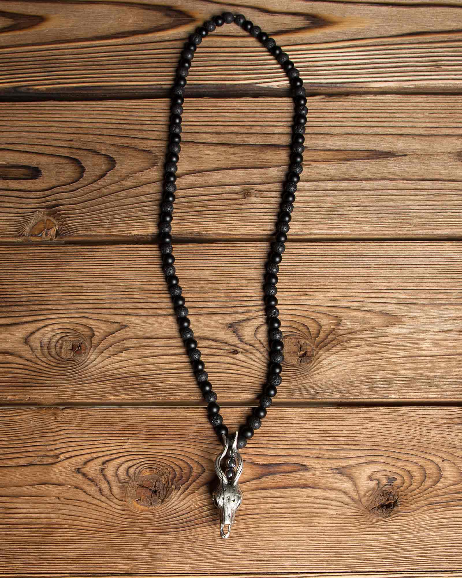 گردنبند مهره ای طرح جمجمه - مشکی - رو به رو