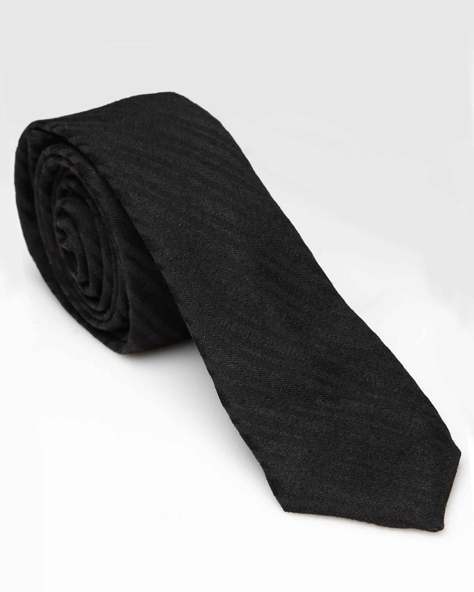 کراوات مشکی طرح دار راه راه