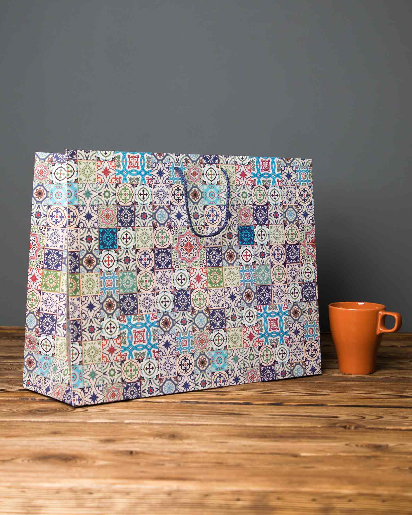 پاکت کادویی بزرگ طرح کاشی - کرمی - پاکت عریض