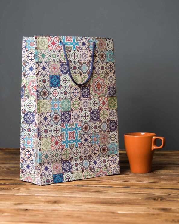 پاکت کادویی طرح کاشی - کرمی - سایز بزرگ