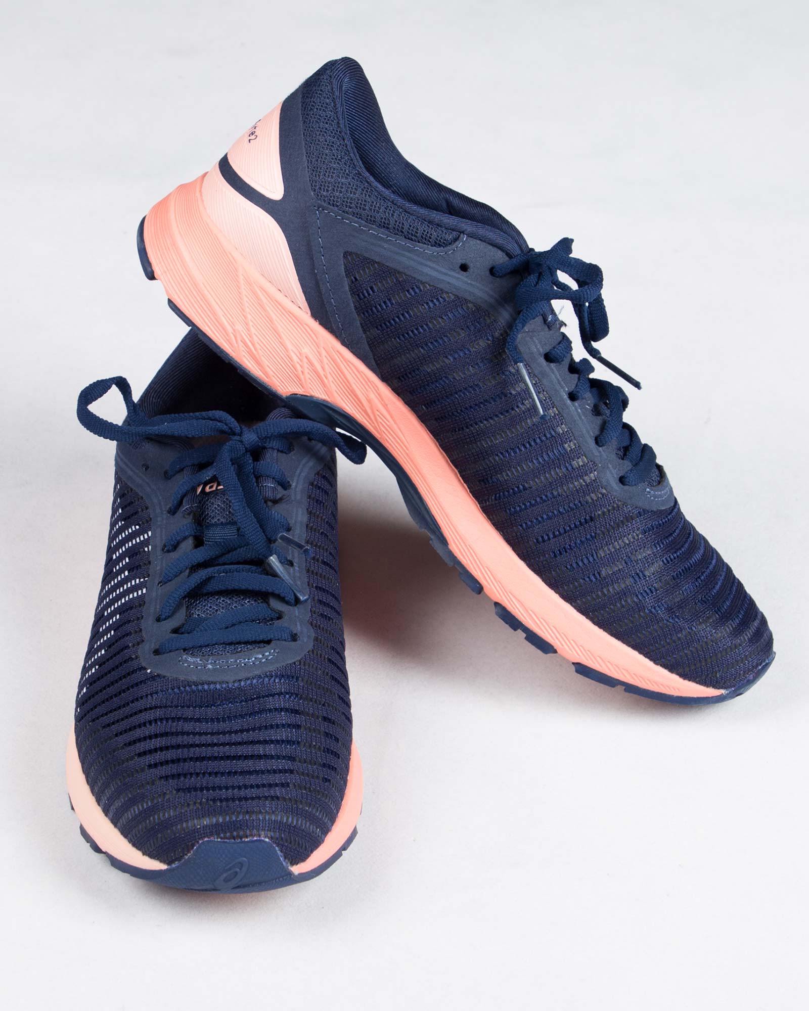 کتونی اسپرت زنانه توری اسیکس سرمه ای-روبه-رو-بغل