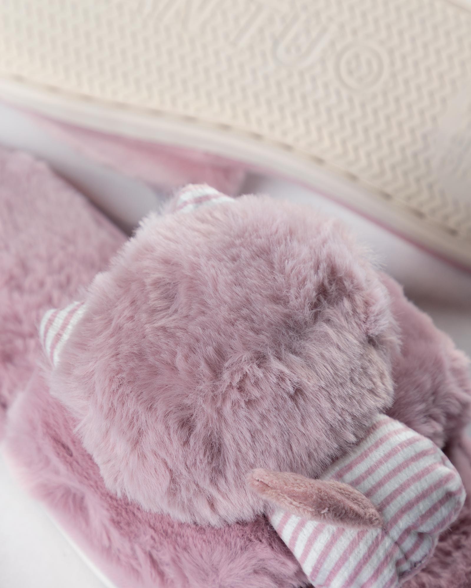 دمپایی روفرشی S177-T1- یاسی- نمای نزدیک