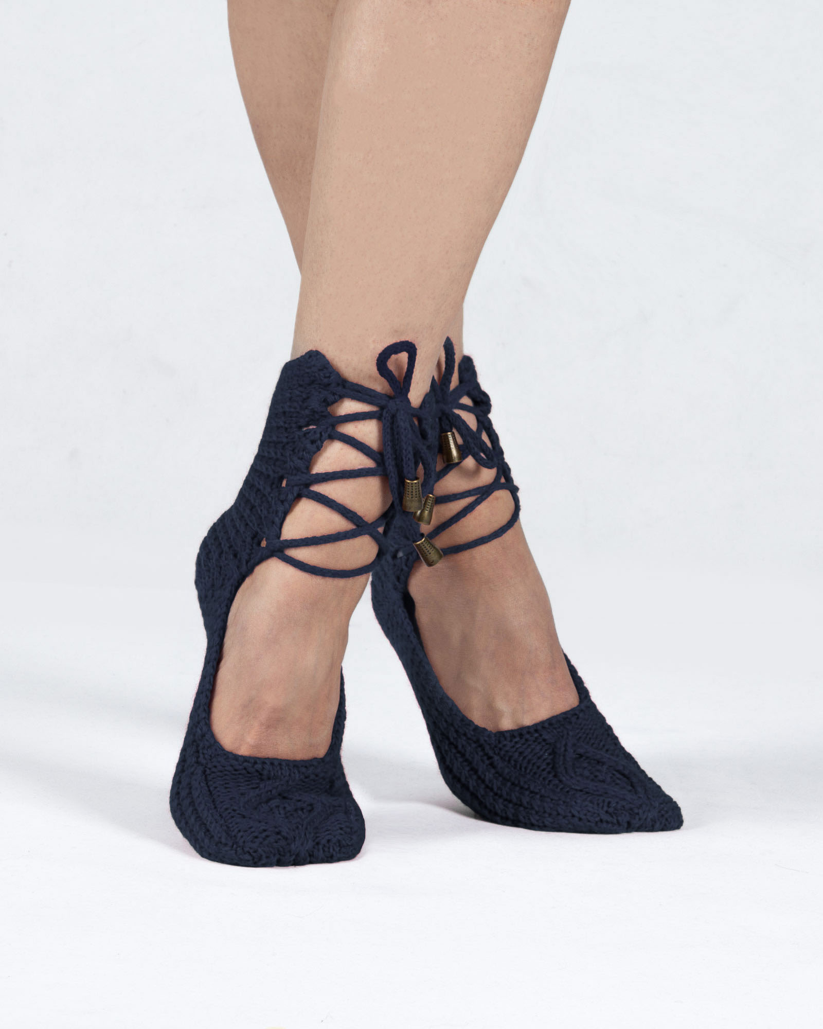 پاپوش بافت زنانه ساده بند دار - سرمه‌ای