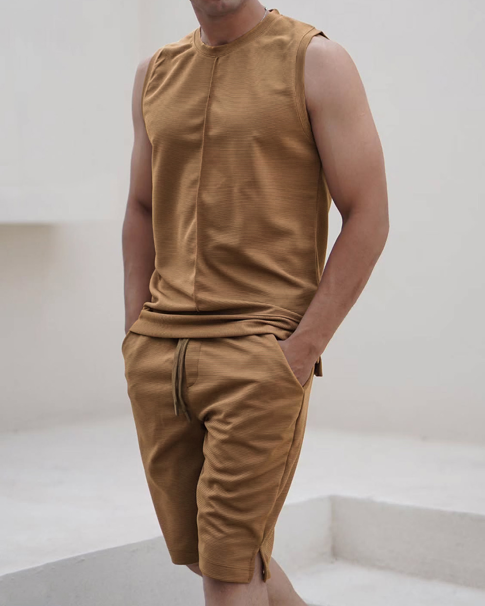 ست تاپ و شلوارک نخی مردانه 021344 - بادامی